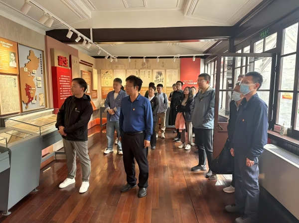 追寻红色足迹  感悟革命精神——农垦中心第一党支部与中国农村杂志社新媒体支部联合举办主题党日活动